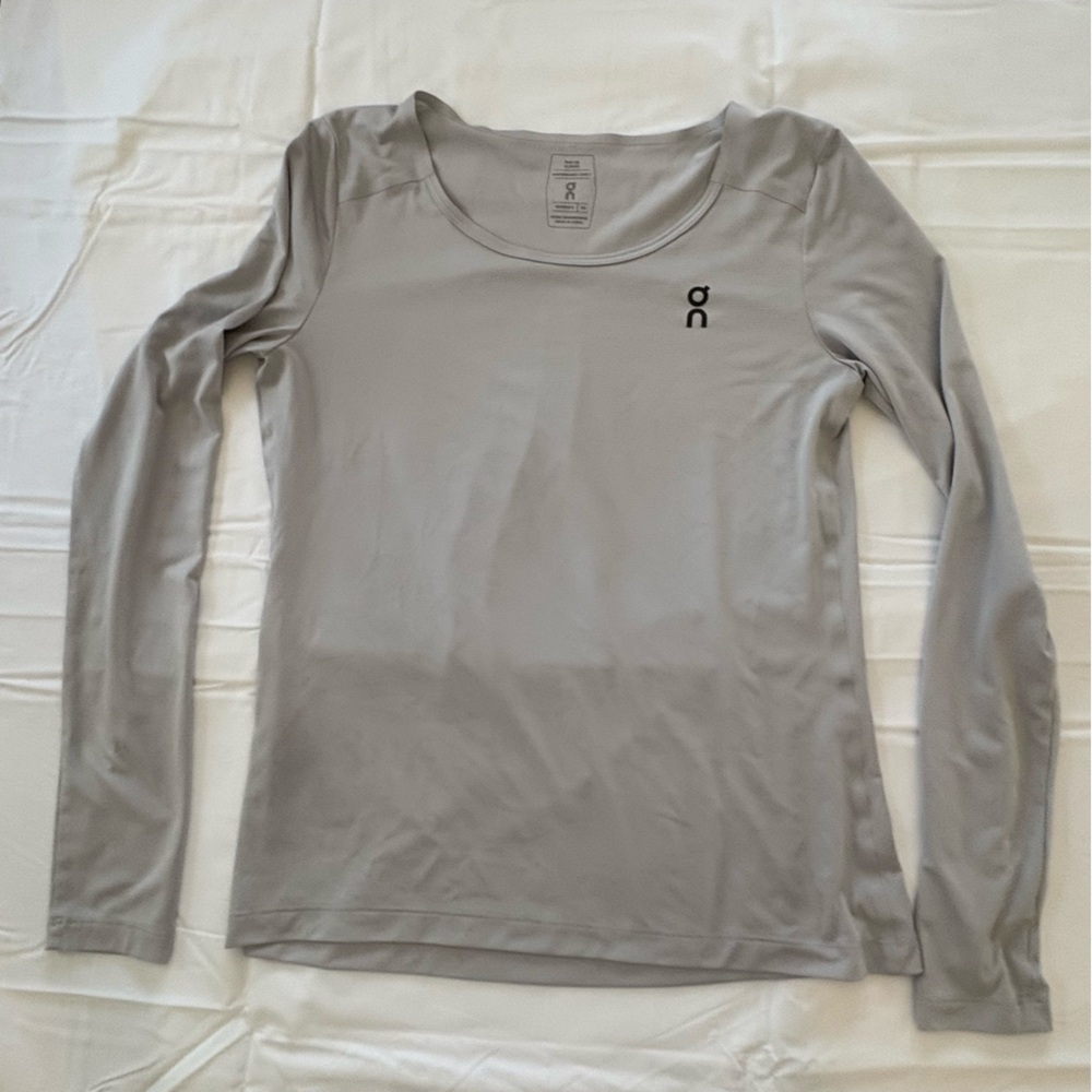 On Running Women's Soft Gray Long Sleeve Top